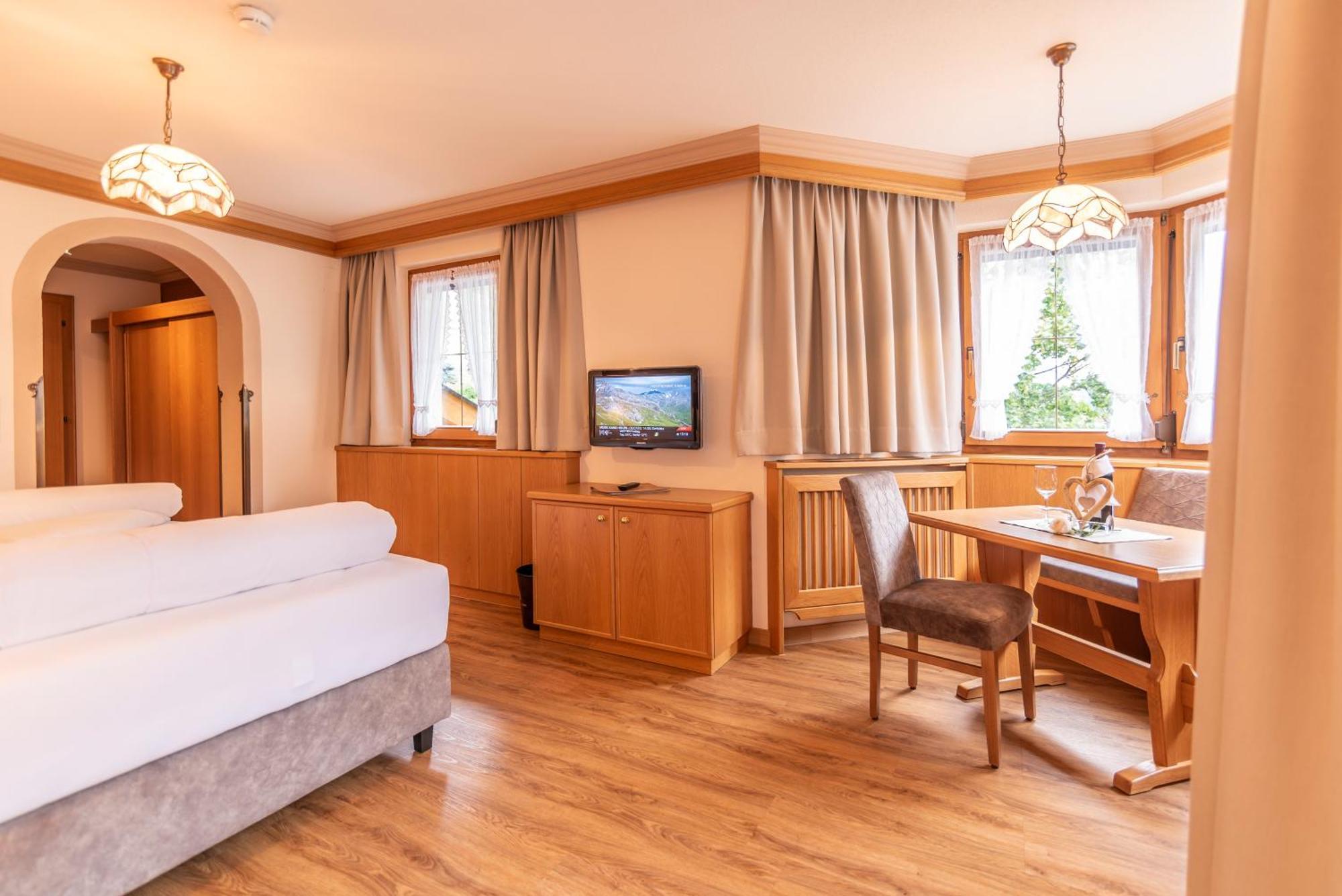 Hotel Garni Apart Tina Ишгль Экстерьер фото