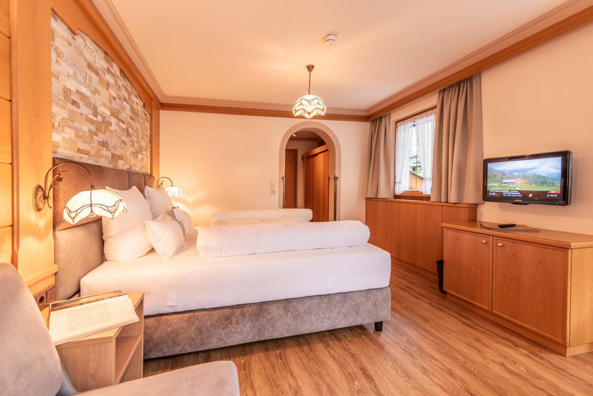 Hotel Garni Apart Tina Ишгль Экстерьер фото